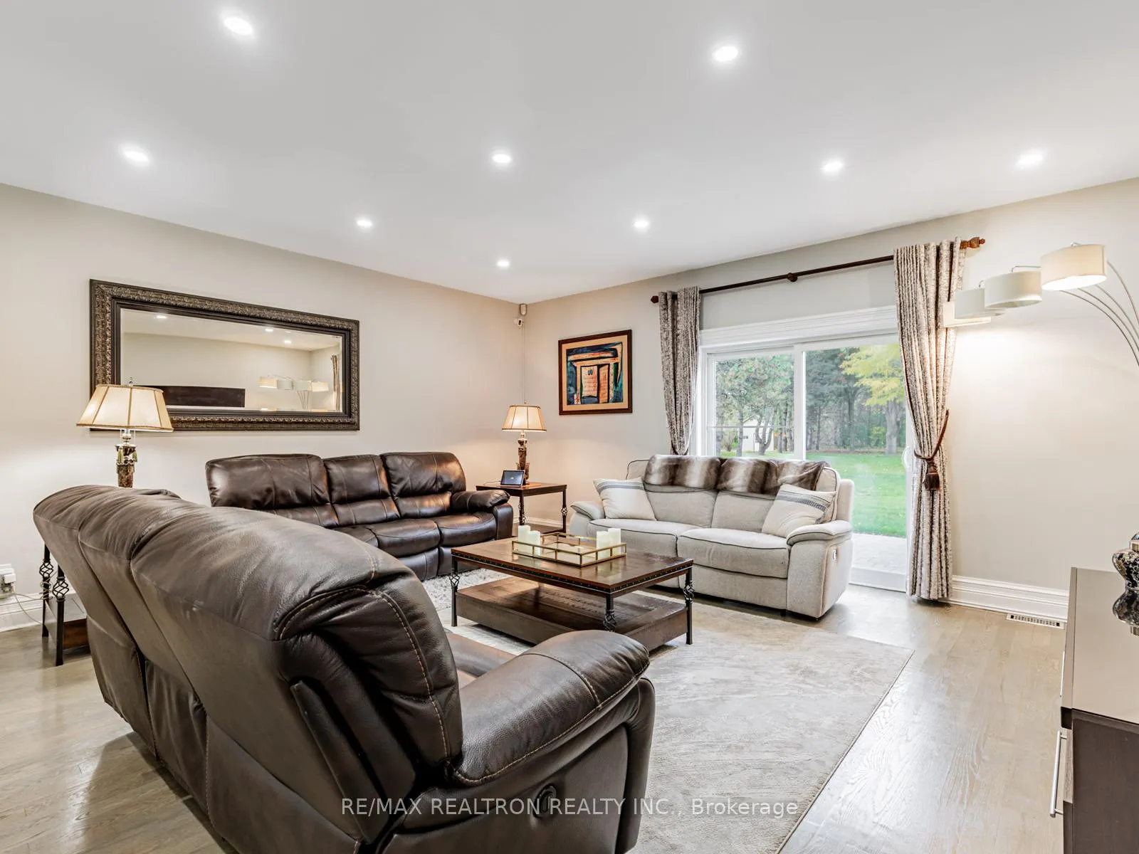 Photo 12 of 33 Carolwood Crescent, Markham, Rouge River Estates — HOMEH