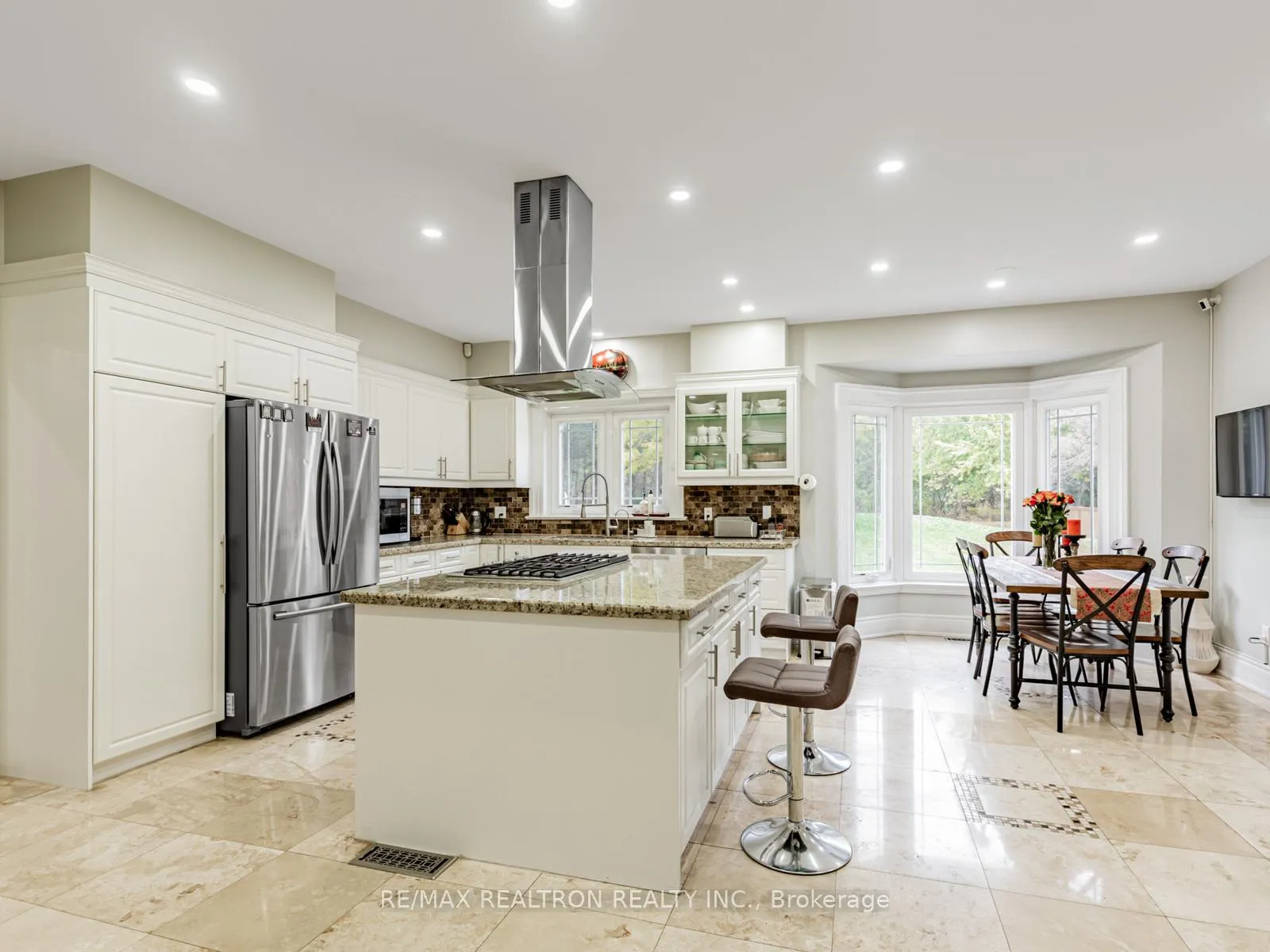 Photo 13 of 33 Carolwood Crescent, Markham, Rouge River Estates — HOMEH