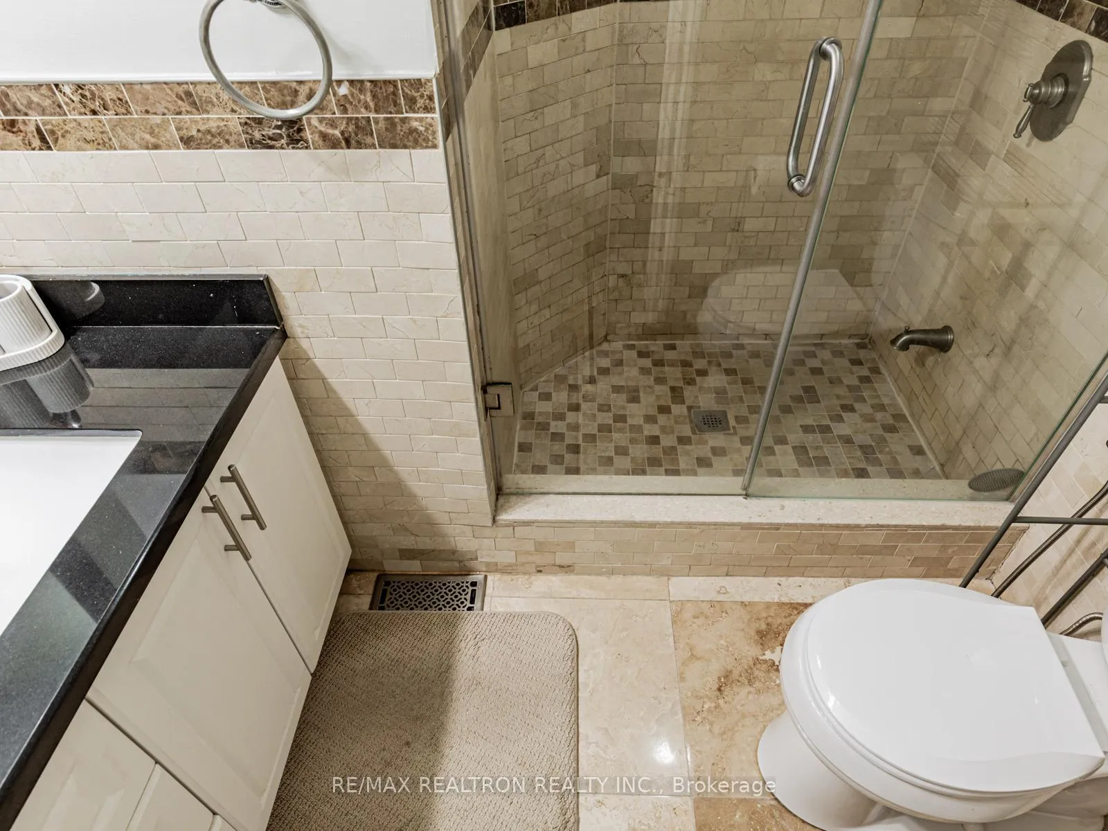 Photo 23 of 33 Carolwood Crescent, Markham, Rouge River Estates — HOMEH