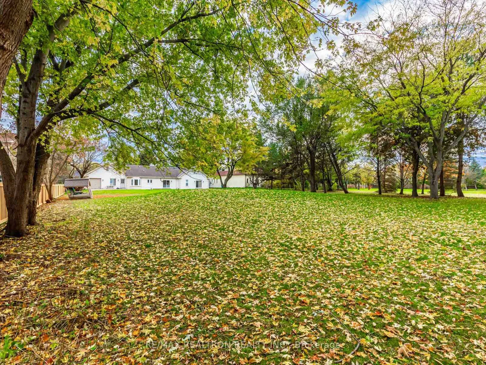Photo 33 of 33 Carolwood Crescent, Markham, Rouge River Estates — HOMEH