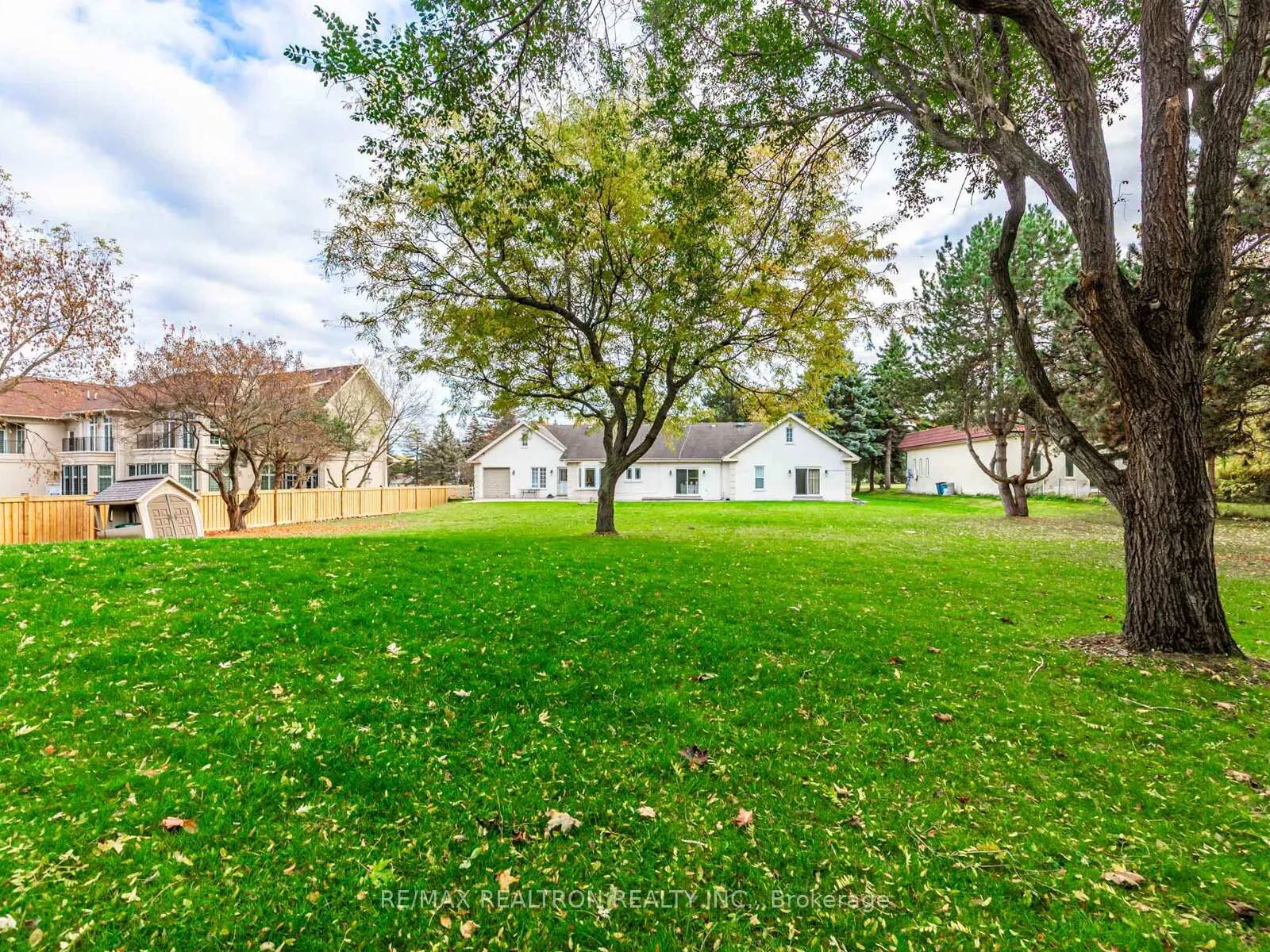 Photo 36 of 33 Carolwood Crescent, Markham, Rouge River Estates — HOMEH