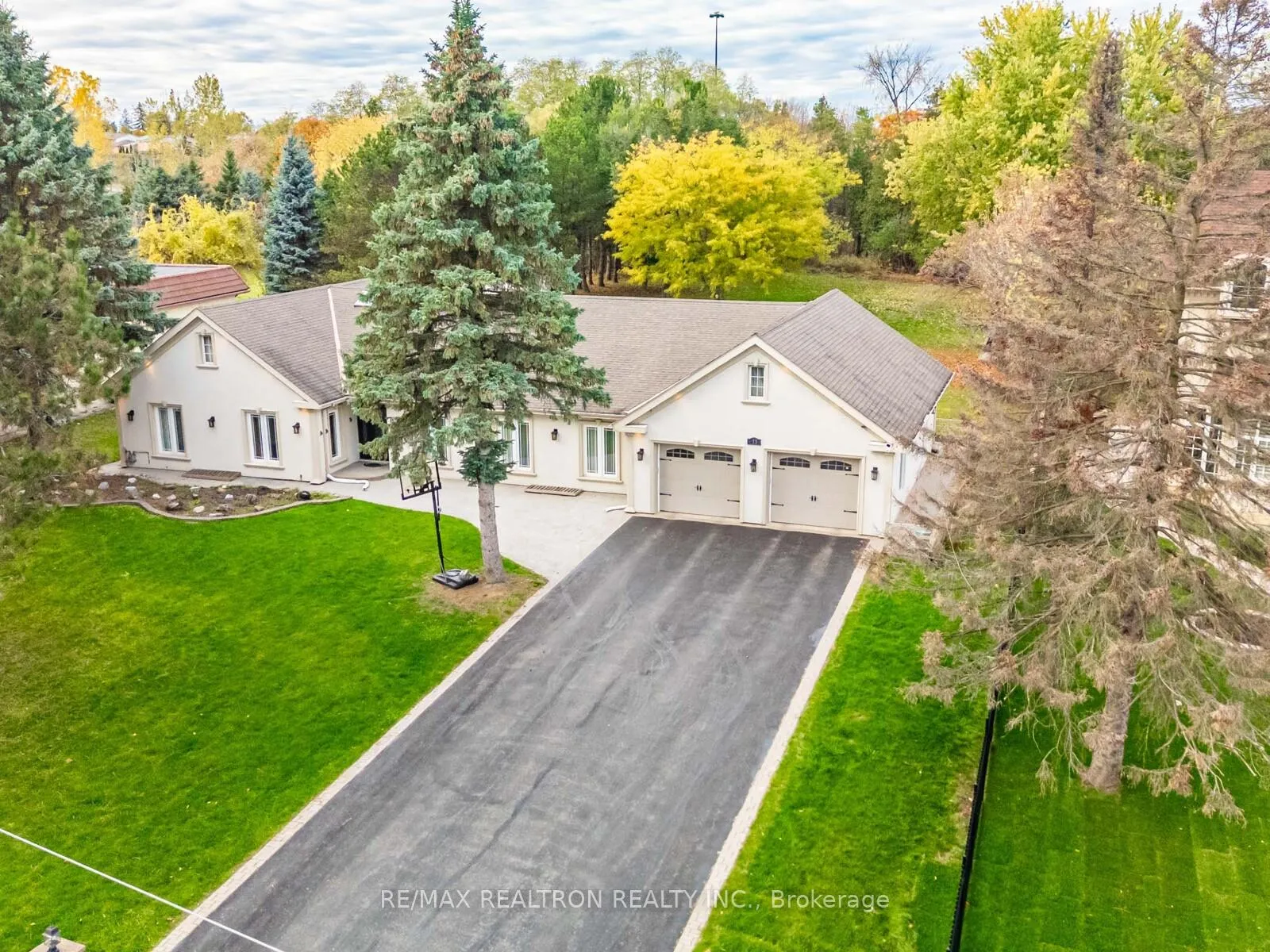 Photo 38 of 33 Carolwood Crescent, Markham, Rouge River Estates — HOMEH