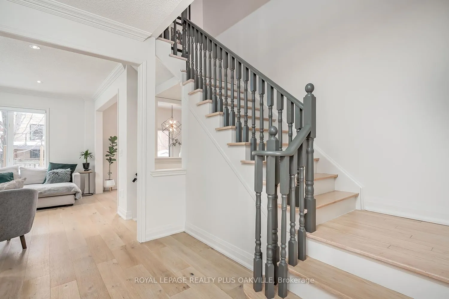 Photo 11 of 2083 Jaguar Lane, Oakville, Westmount — HOMEH