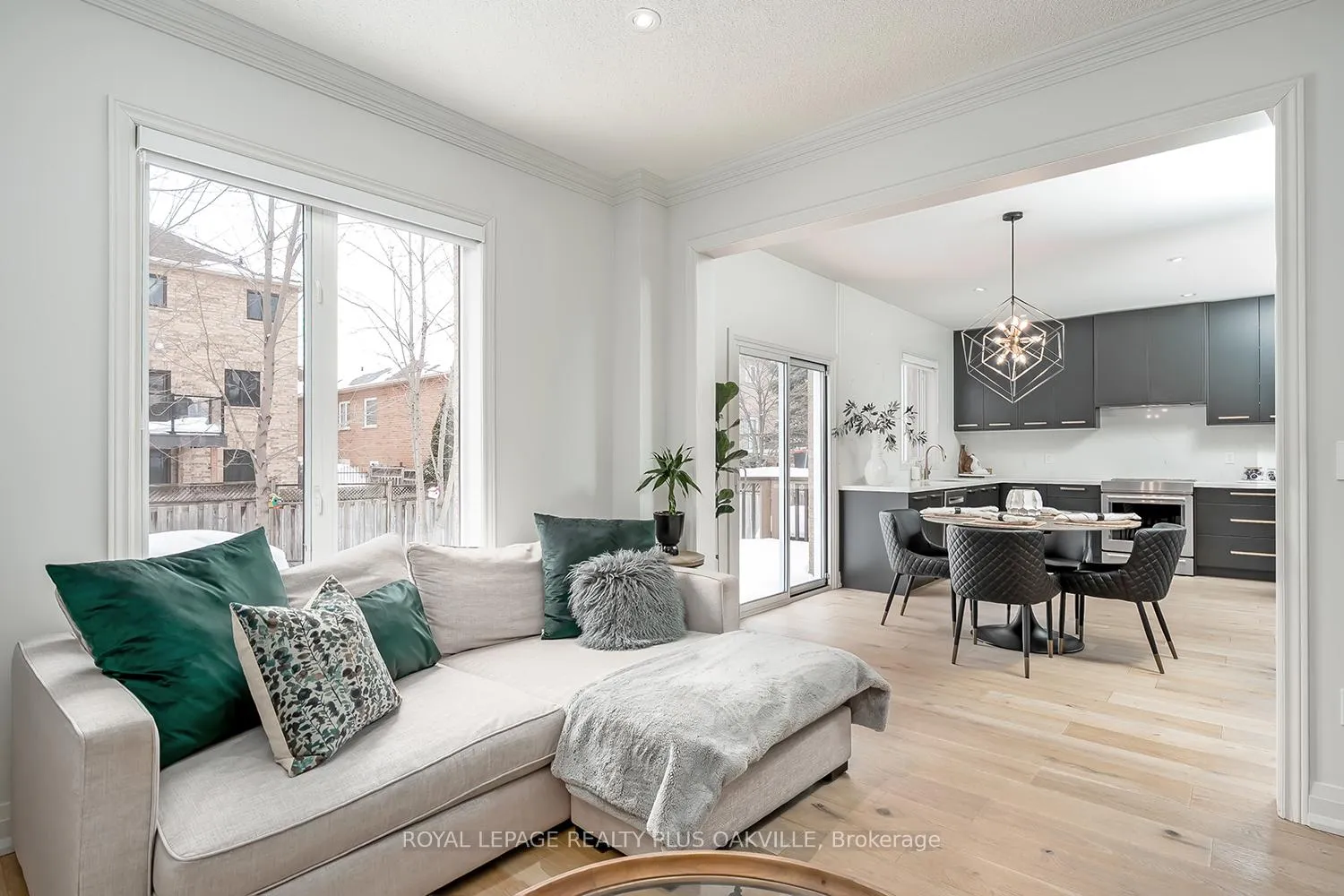 Photo 16 of 2083 Jaguar Lane, Oakville, Westmount — HOMEH