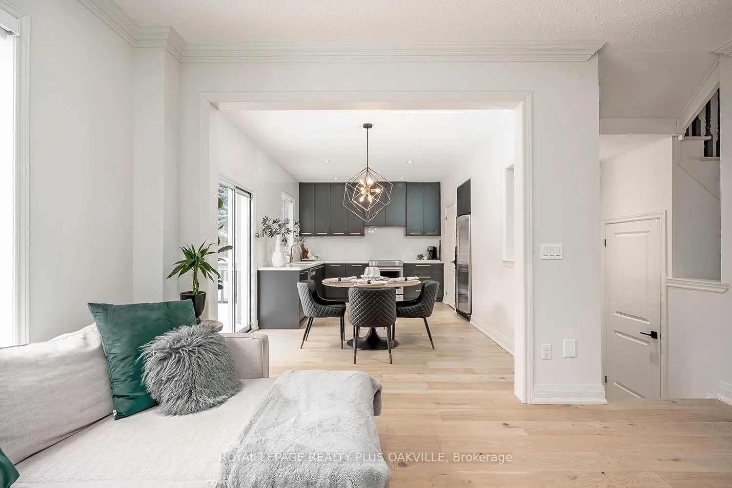 Photo 17 of 2083 Jaguar Lane, Oakville, Westmount — HOMEH