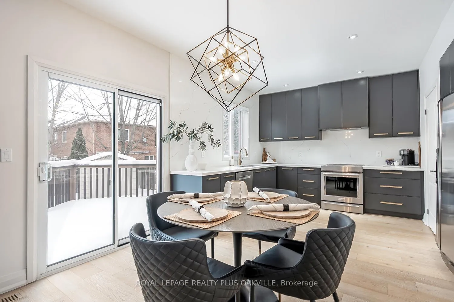 Photo 18 of 2083 Jaguar Lane, Oakville, Westmount — HOMEH