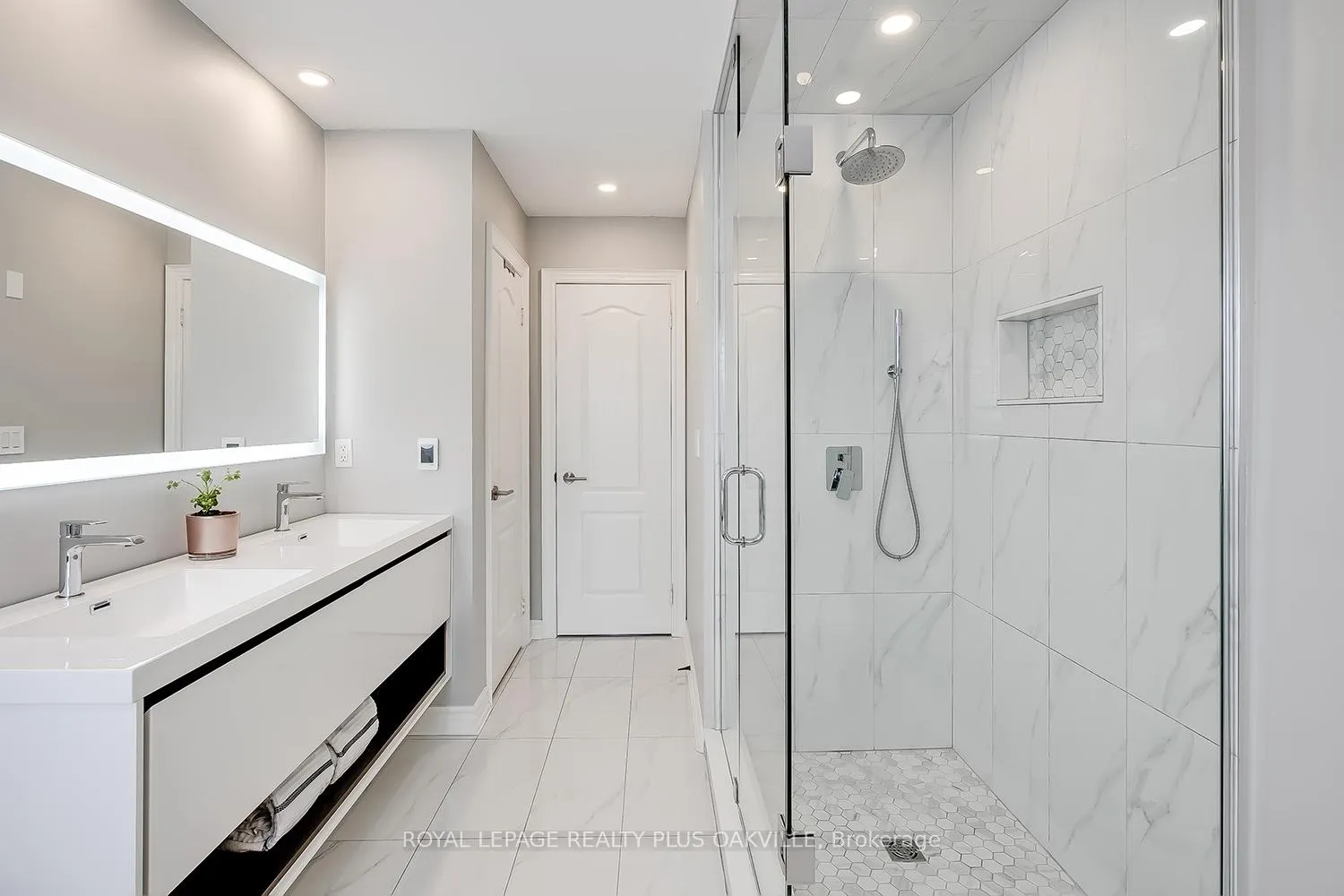 Photo 32 of 2083 Jaguar Lane, Oakville, Westmount — HOMEH