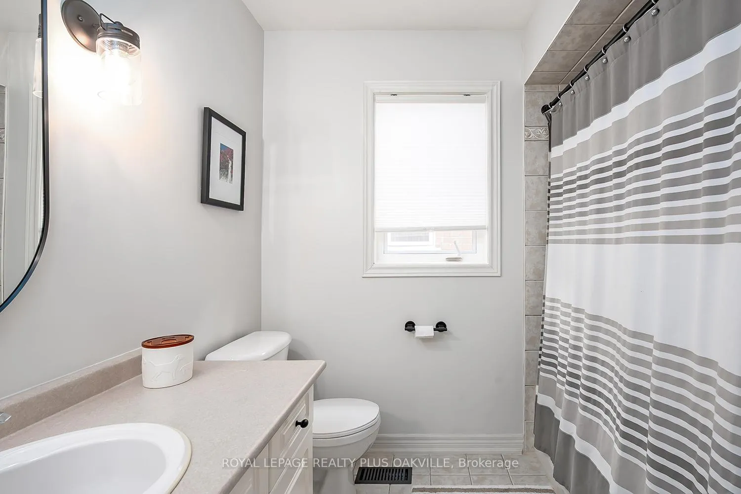Photo 37 of 2083 Jaguar Lane, Oakville, Westmount — HOMEH