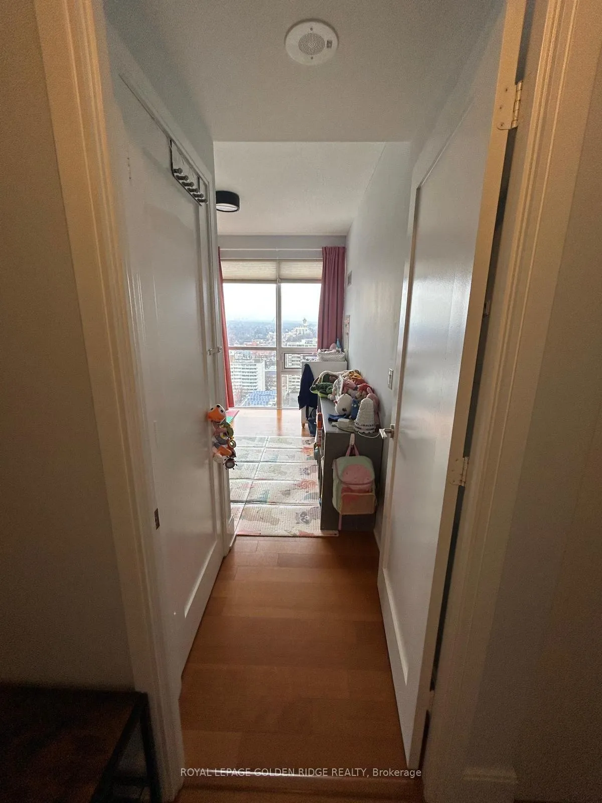 Photo 4 of Unit 1921, 70 Roehampton Avenue, Toronto, Mount Pleasant East — HOMEH