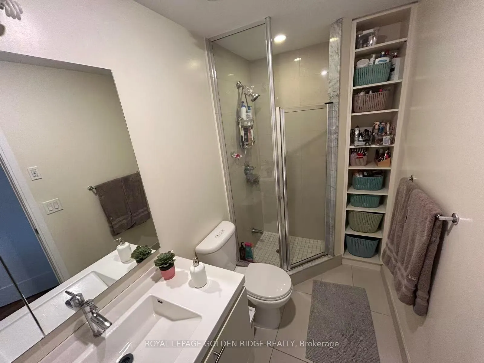 Photo 12 of Unit 1921, 70 Roehampton Avenue, Toronto, Mount Pleasant East — HOMEH