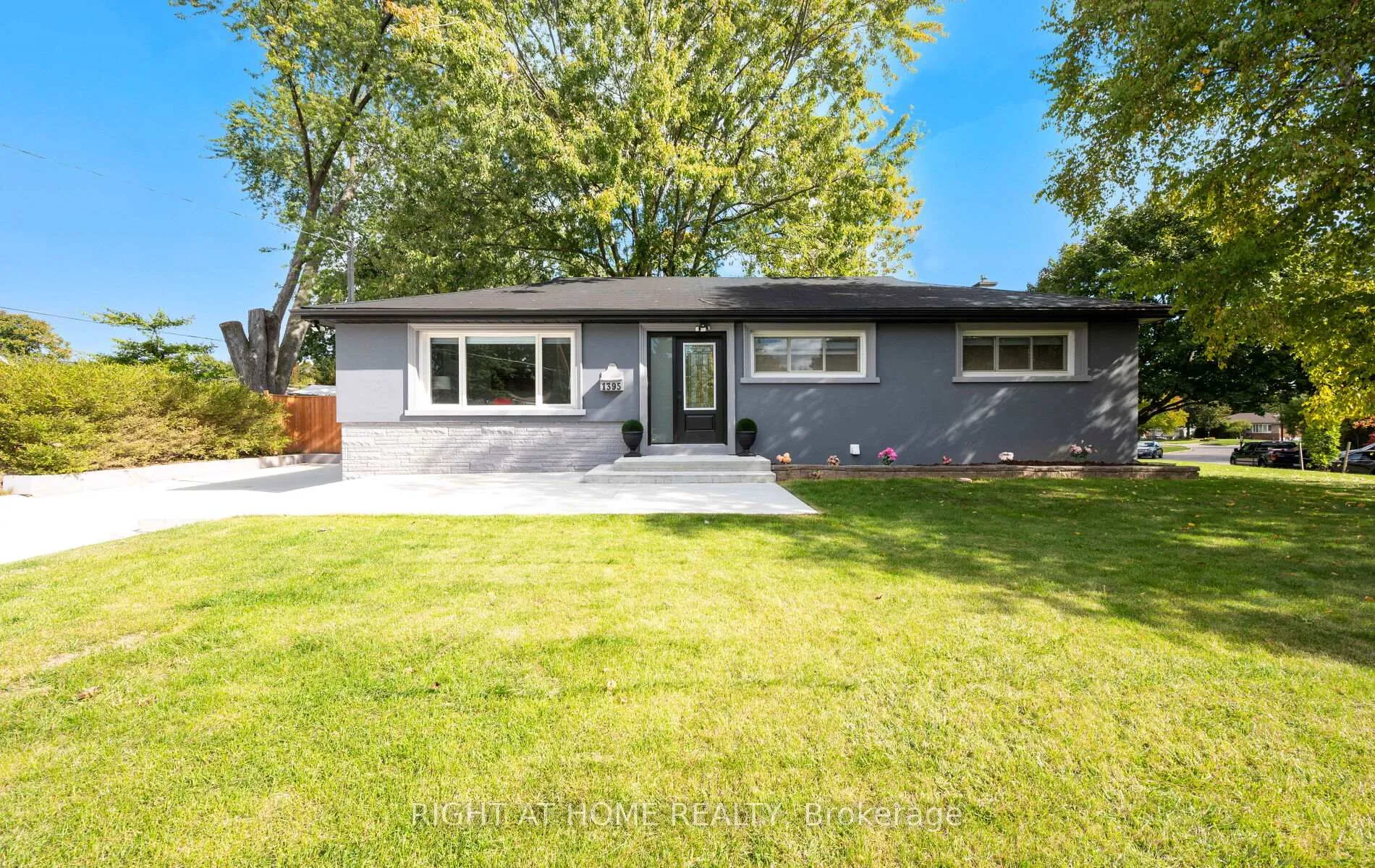 Photo 3 of 1395 Niels Avenue, Burlington, Mountainside — HOMEH
