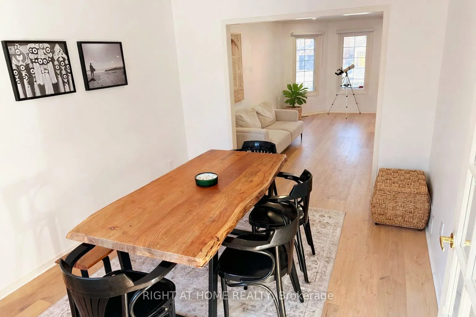 Photo 6 of 94 Afton Crescent, Vaughan, Maple — HOMEH