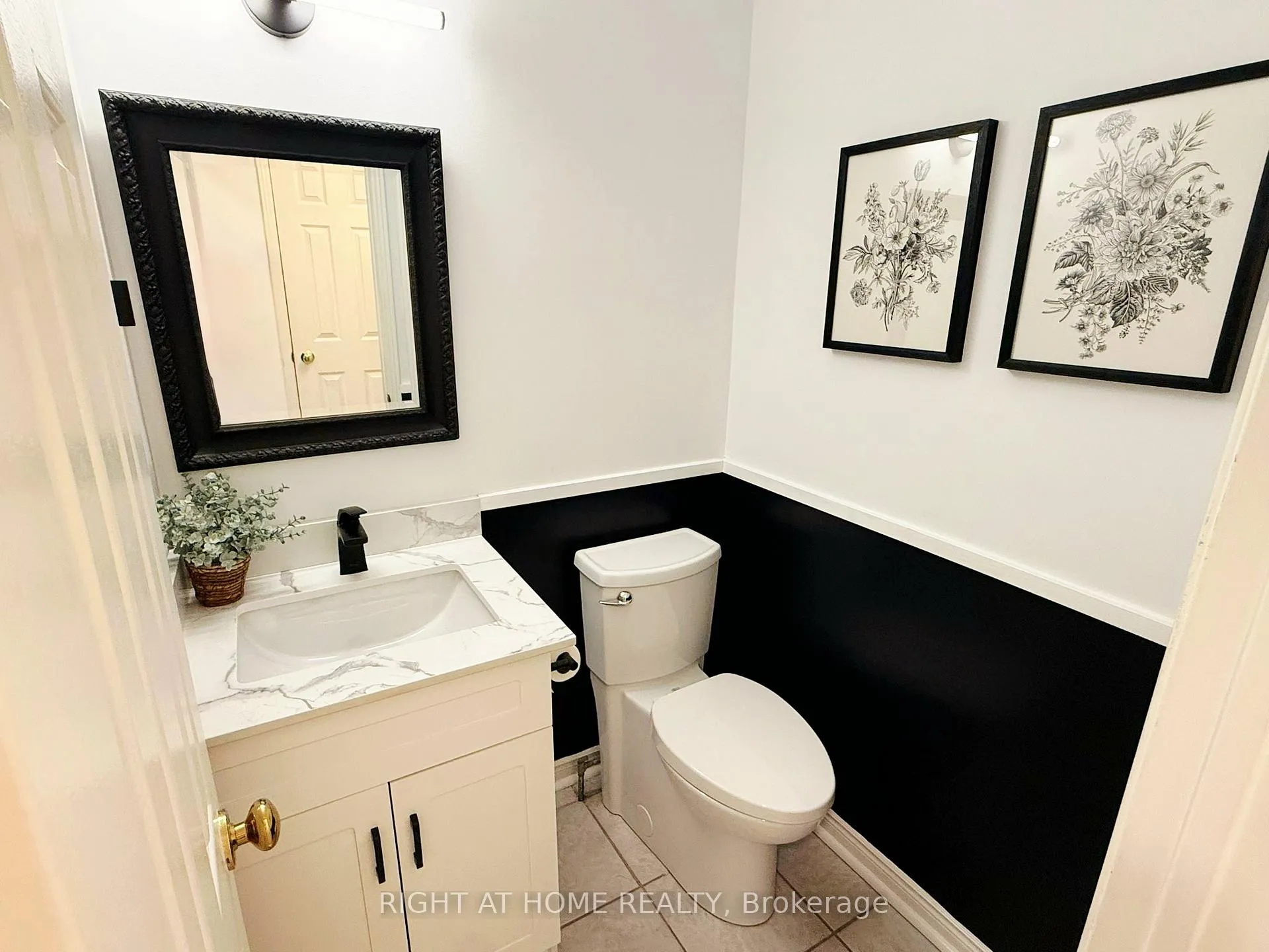 Photo 19 of 94 Afton Crescent, Vaughan, Maple — HOMEH