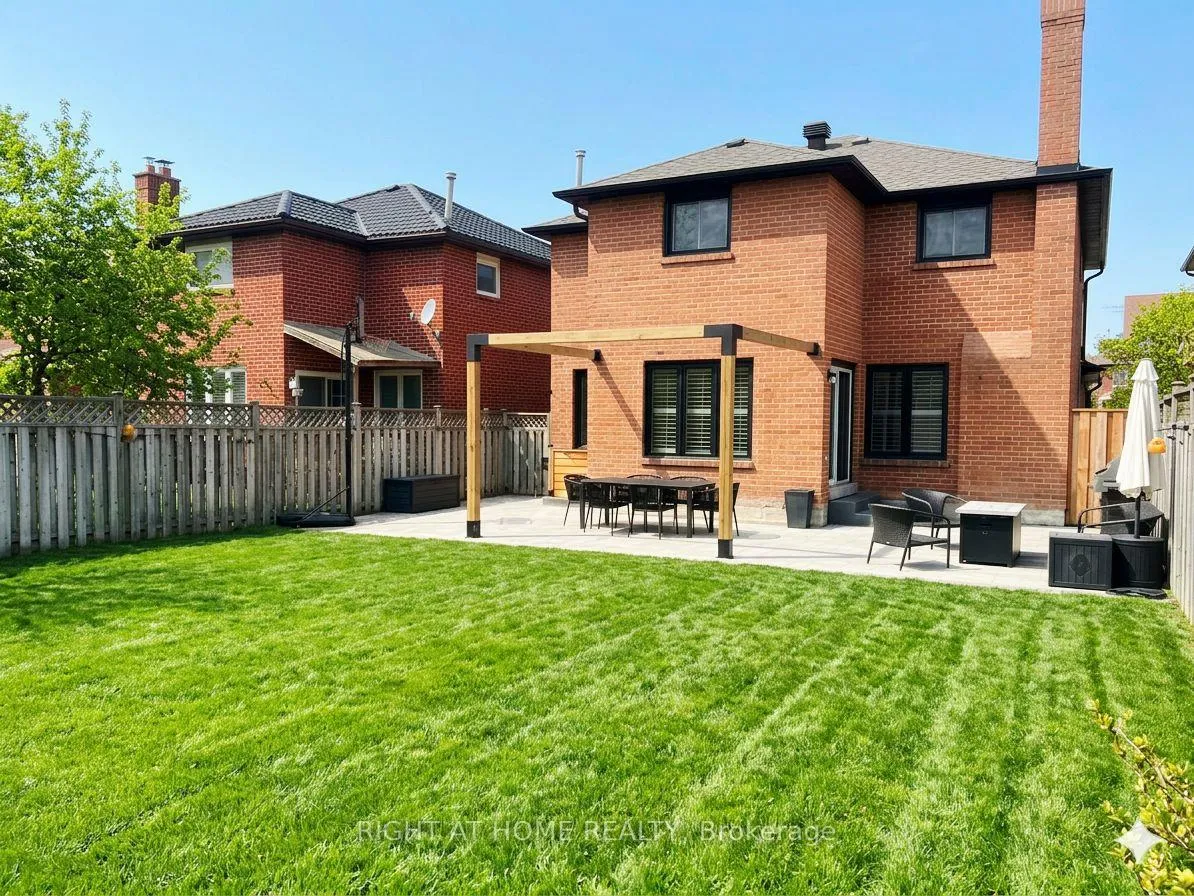 Photo 23 of 94 Afton Crescent, Vaughan, Maple — HOMEH