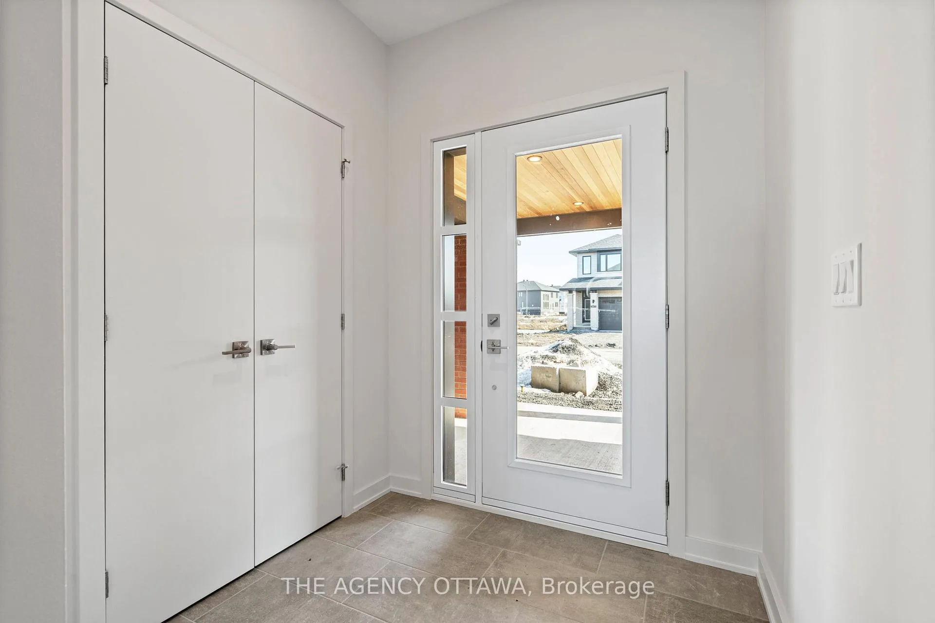 Photo 4 of 267 Apricot Street, Ottawa, Riverside South — HOMEH
