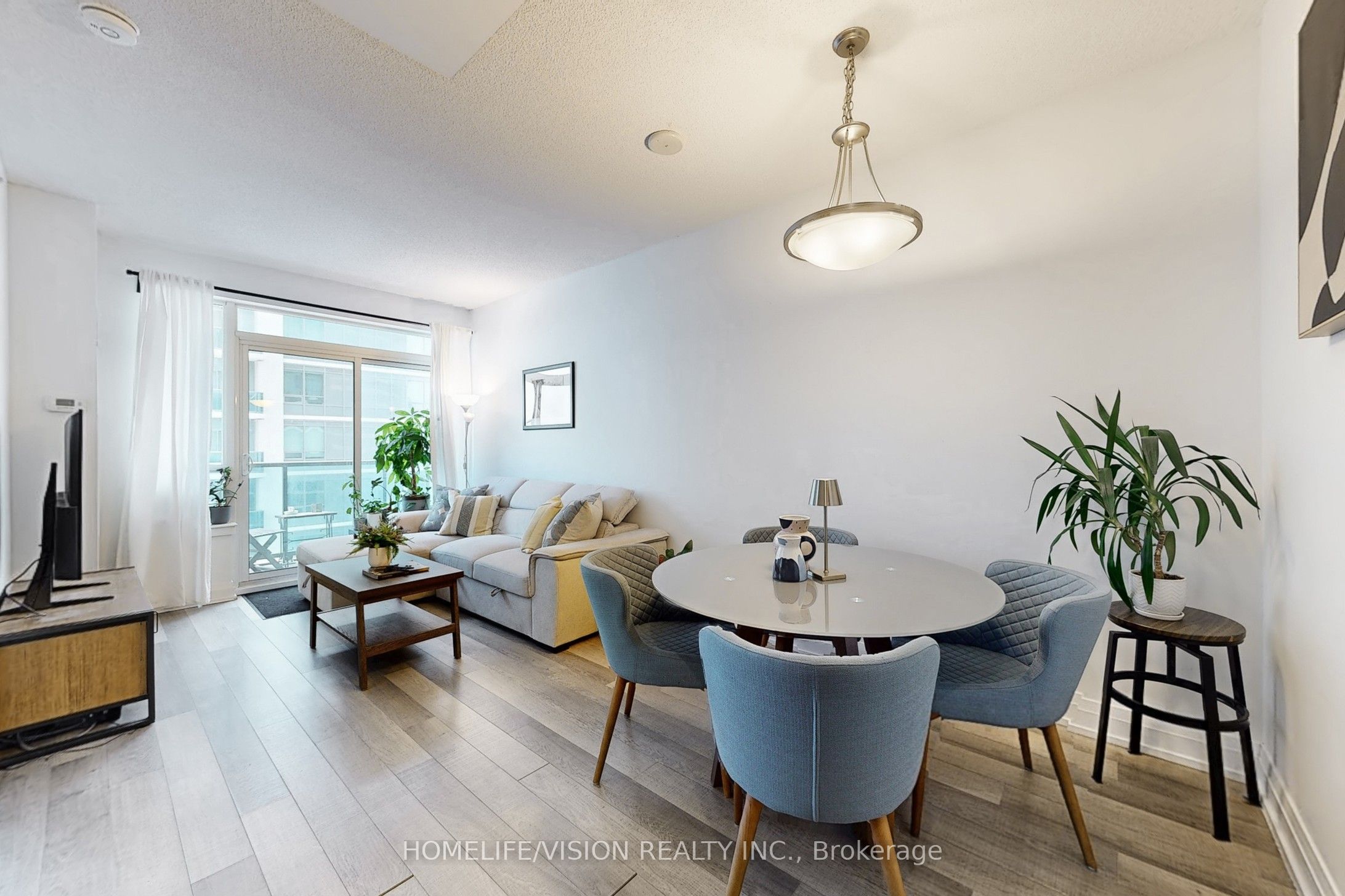 Photo 15 of Unit 1403, 7165 Yonge Street, Markham, Grandview — HOMEH