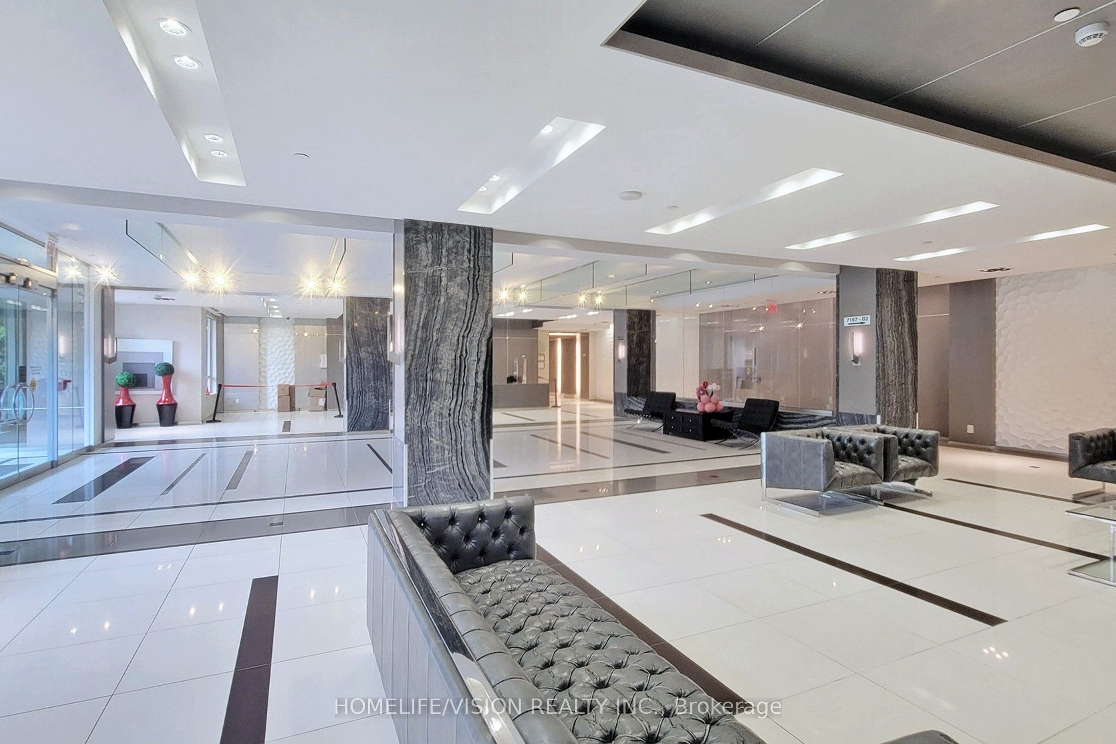 Photo 4 of Unit 1403, 7165 Yonge Street, Markham, Grandview — HOMEH