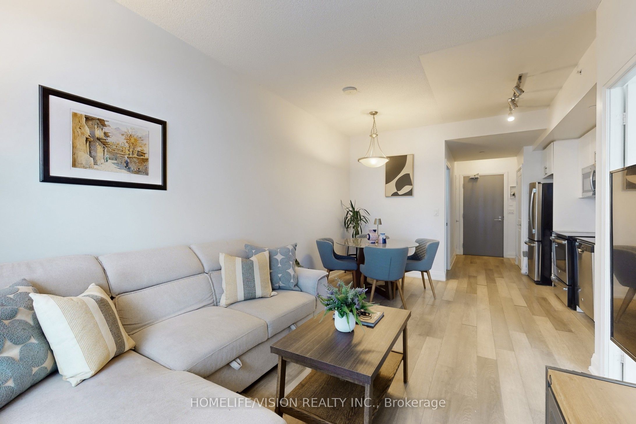 Photo 8 of Unit 1403, 7165 Yonge Street, Markham, Grandview — HOMEH