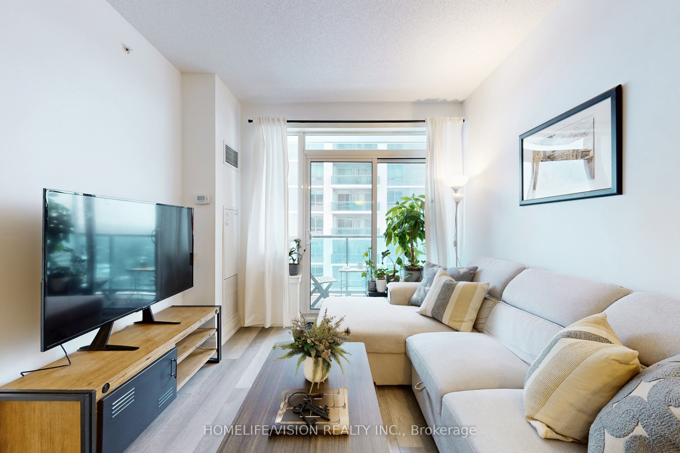 Photo 7 of Unit 1403, 7165 Yonge Street, Markham, Grandview — HOMEH