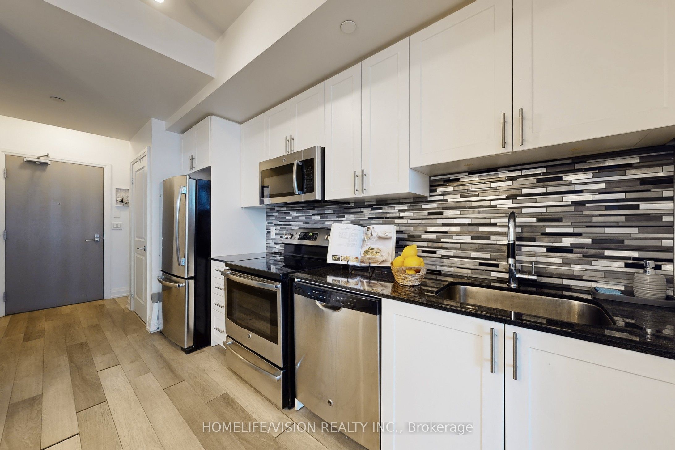 Photo 14 of Unit 1403, 7165 Yonge Street, Markham, Grandview — HOMEH
