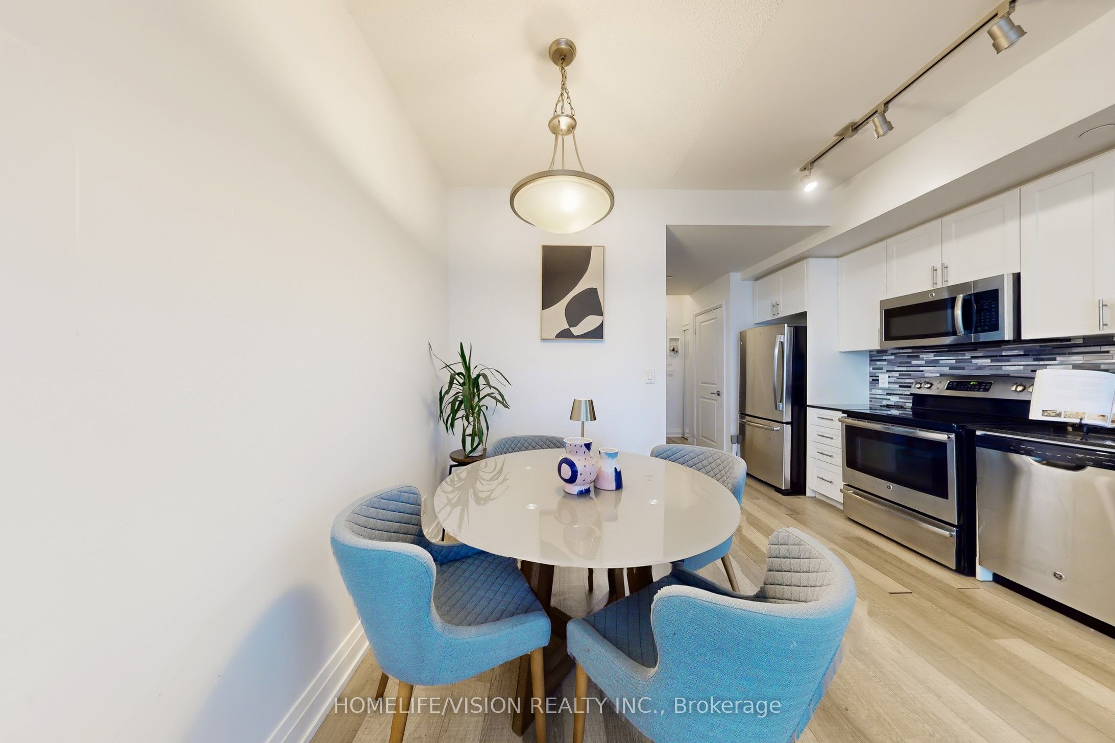 Photo 18 of Unit 1403, 7165 Yonge Street, Markham, Grandview — HOMEH