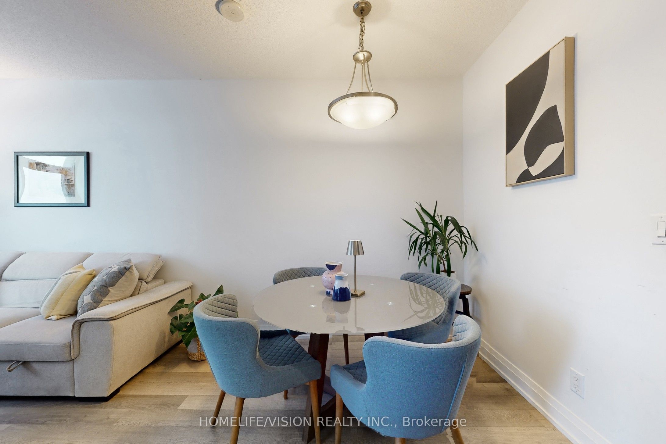 Photo 16 of Unit 1403, 7165 Yonge Street, Markham, Grandview — HOMEH