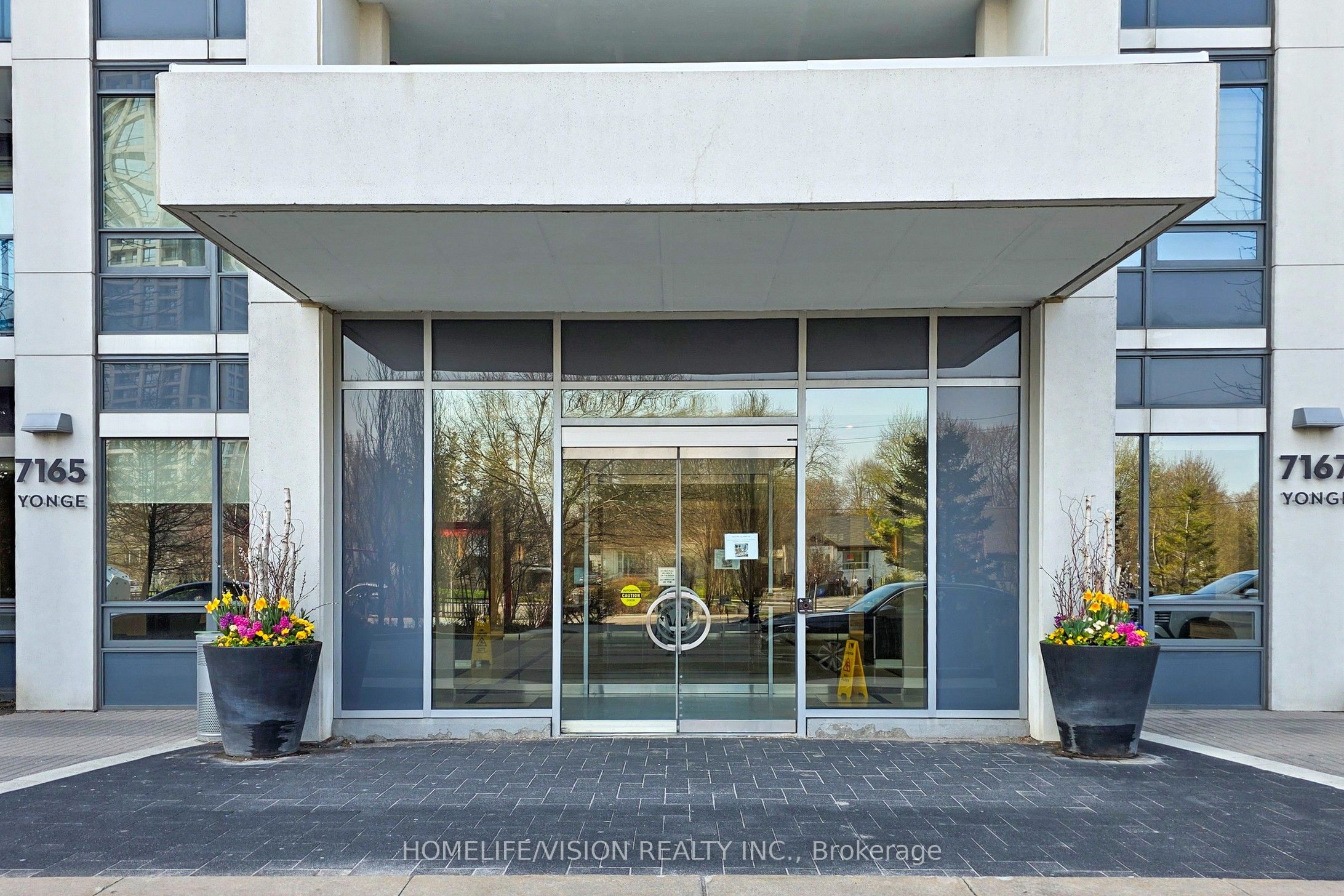 Photo 2 of Unit 1403, 7165 Yonge Street, Markham, Grandview — HOMEH