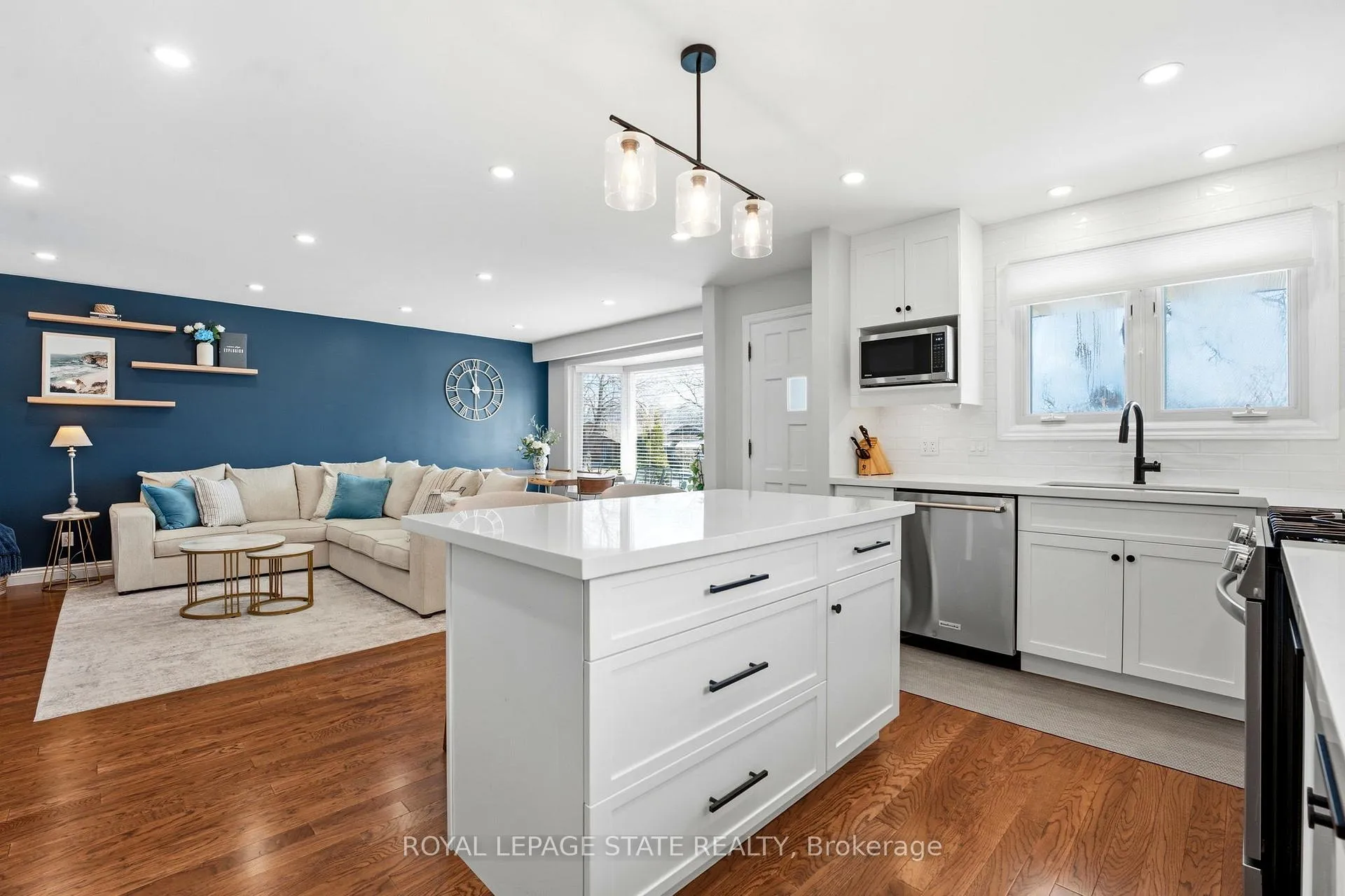 Photo 10 of 48 Champlain Avenue, Hamilton, Greenford — HOMEH