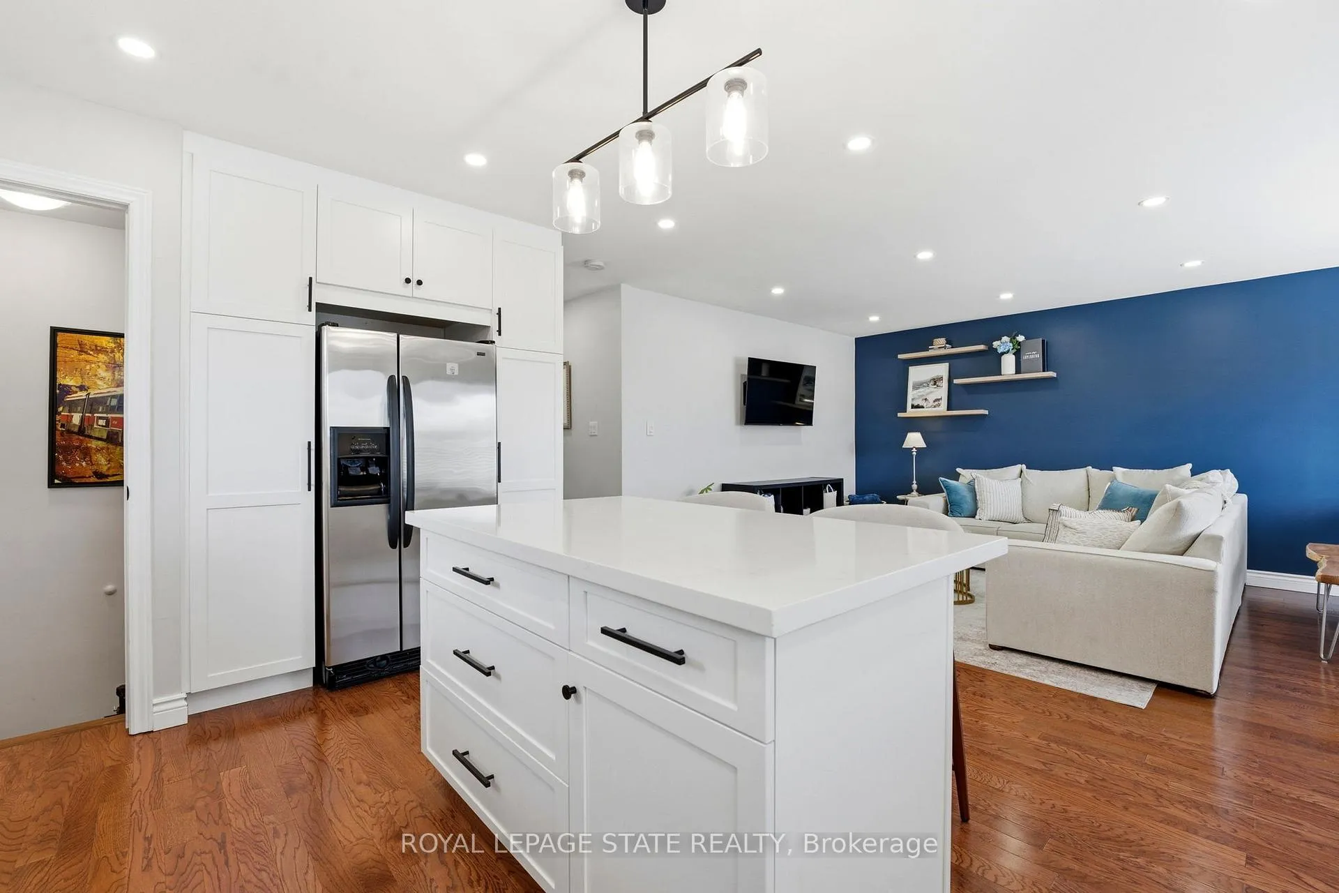 Photo 12 of 48 Champlain Avenue, Hamilton, Greenford — HOMEH
