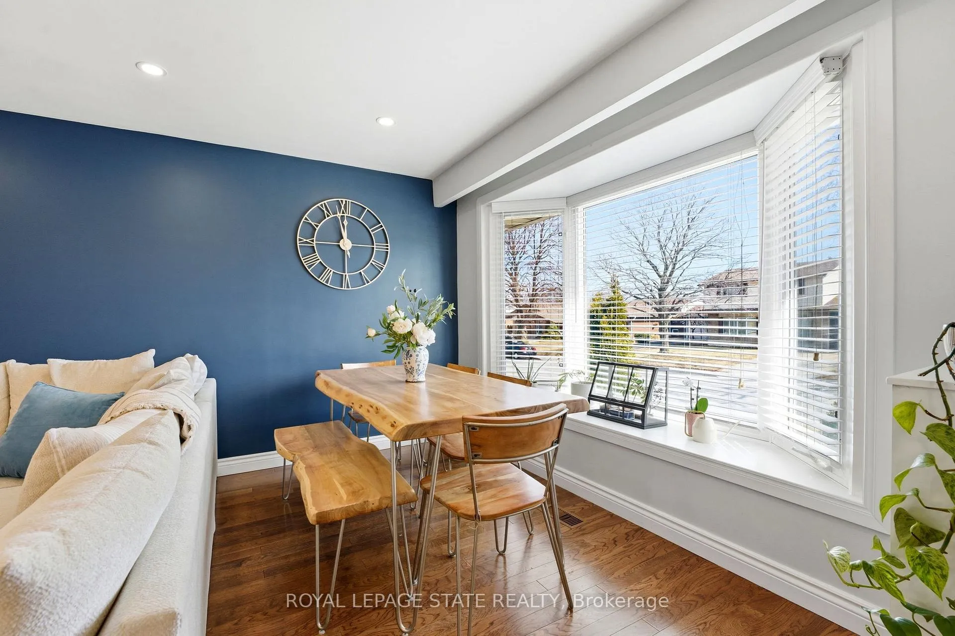 Photo 16 of 48 Champlain Avenue, Hamilton, Greenford — HOMEH