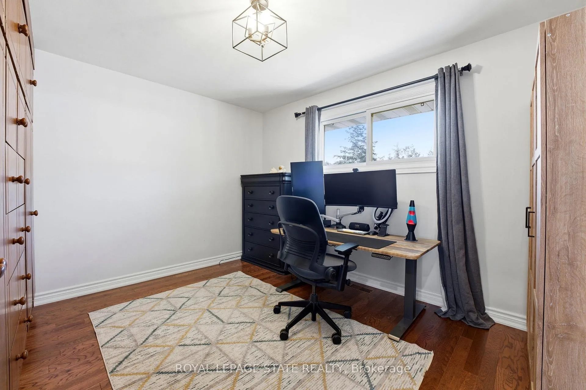 Photo 18 of 48 Champlain Avenue, Hamilton, Greenford — HOMEH
