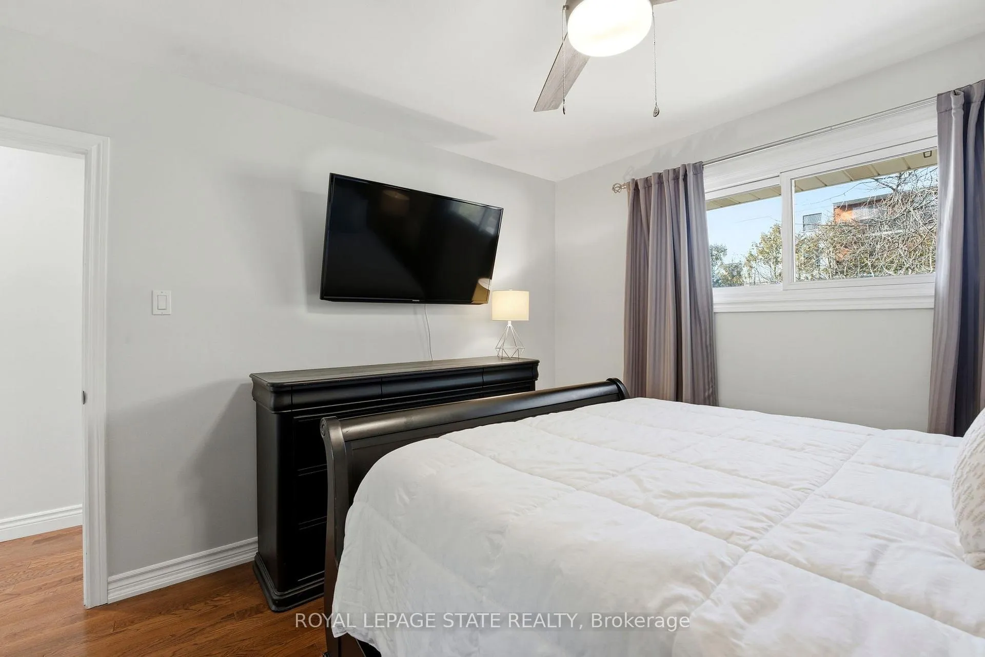 Photo 20 of 48 Champlain Avenue, Hamilton, Greenford — HOMEH