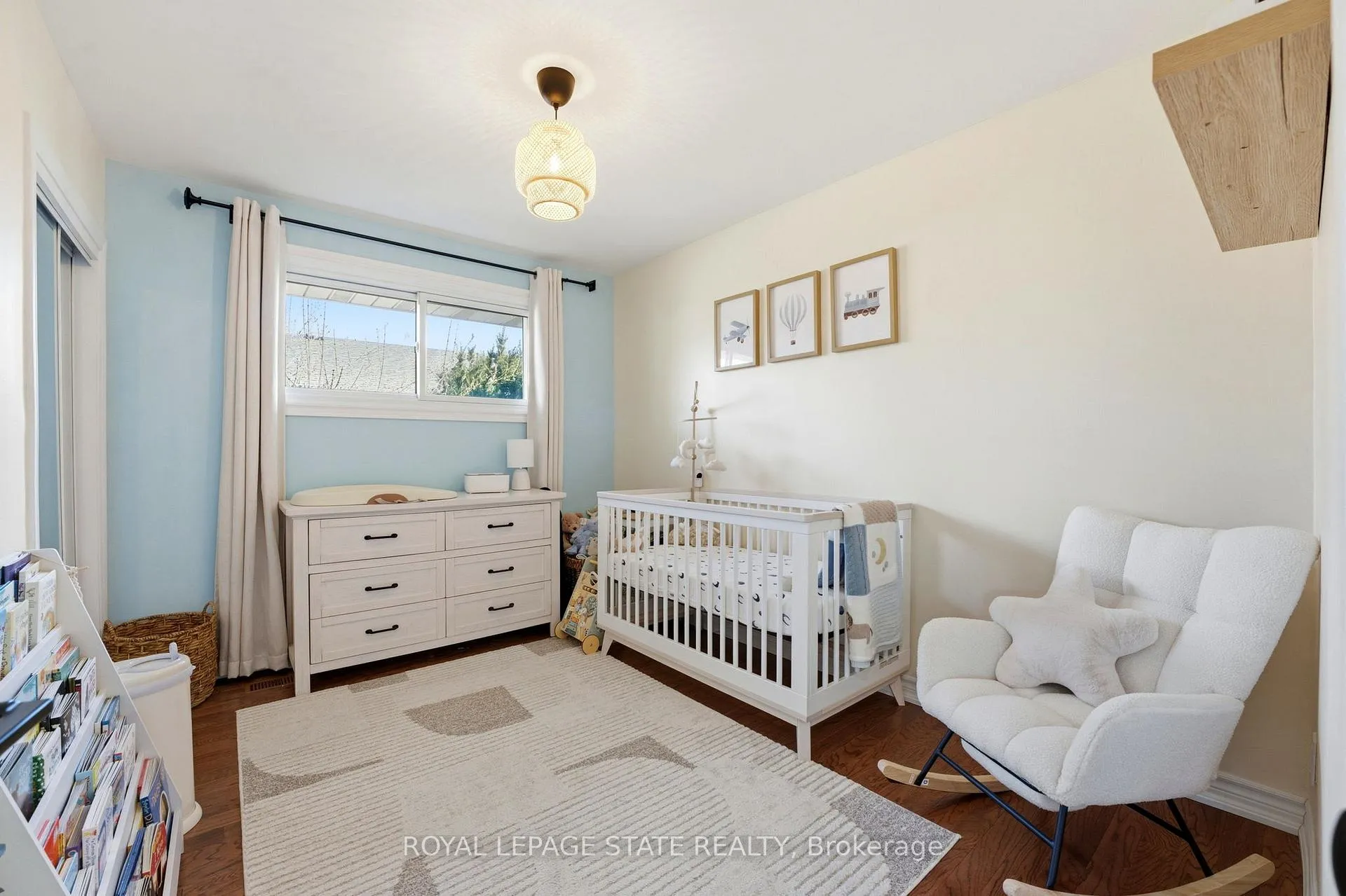 Photo 21 of 48 Champlain Avenue, Hamilton, Greenford — HOMEH