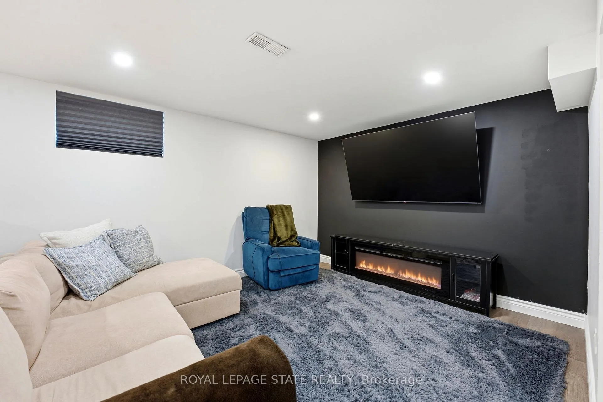 Photo 26 of 48 Champlain Avenue, Hamilton, Greenford — HOMEH
