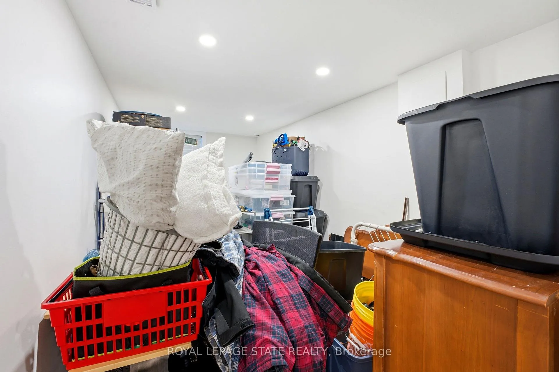 Photo 33 of 48 Champlain Avenue, Hamilton, Greenford — HOMEH
