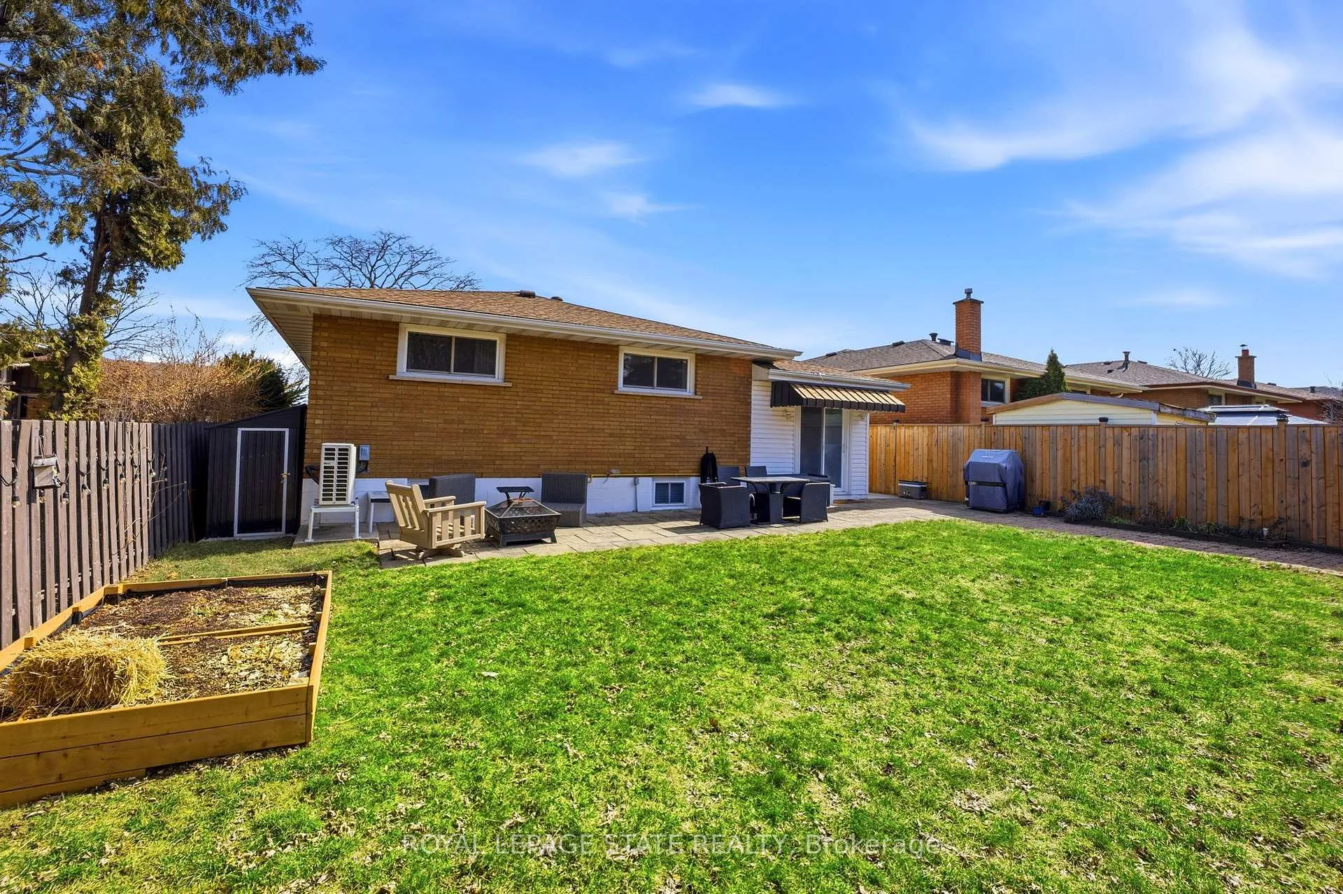 Photo 38 of 48 Champlain Avenue, Hamilton, Greenford — HOMEH
