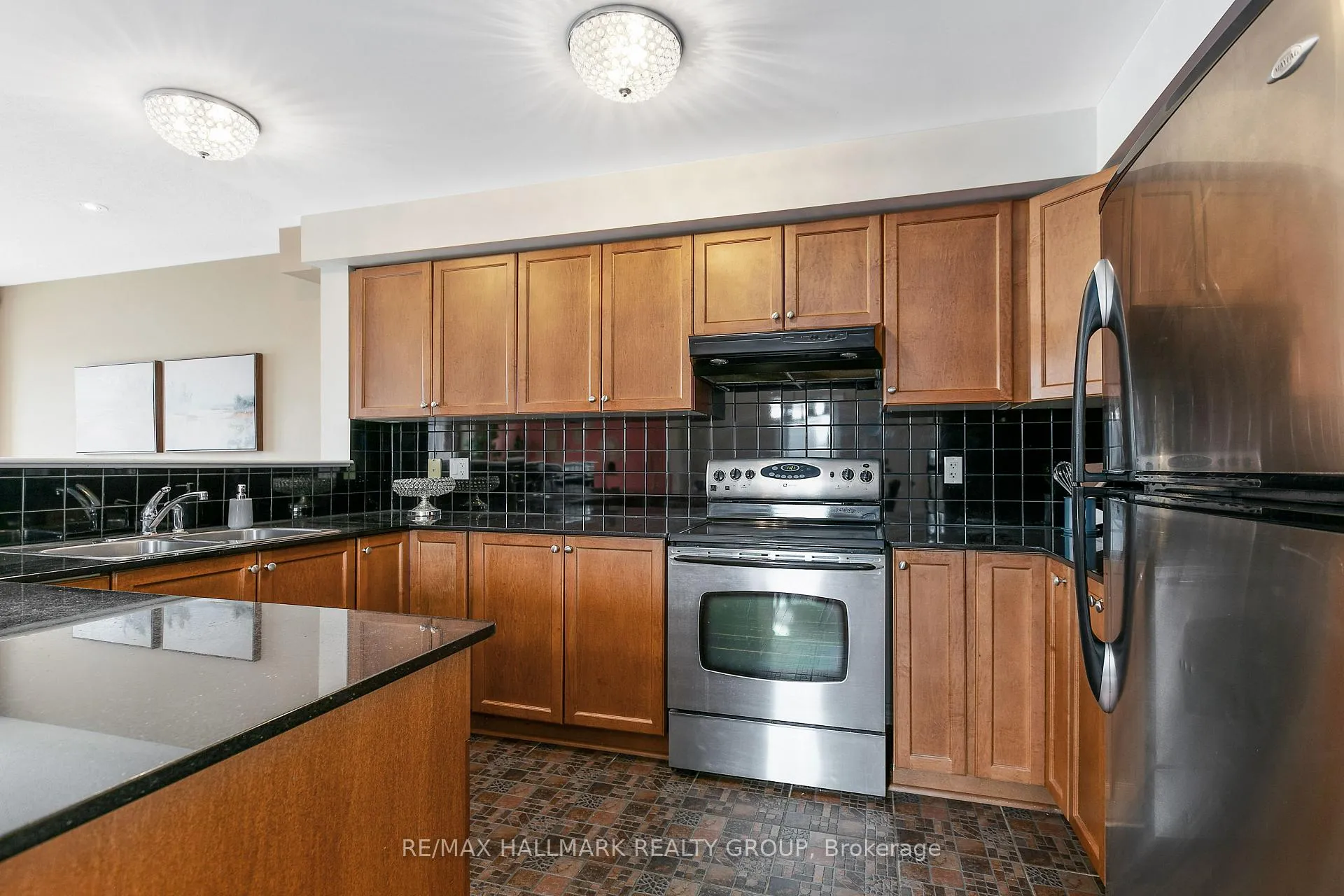 Photo 6 of 4120 Kelly Farm Drive, Ottawa, Blossom Park/Kemp Park/Findlay Creek — HOMEH