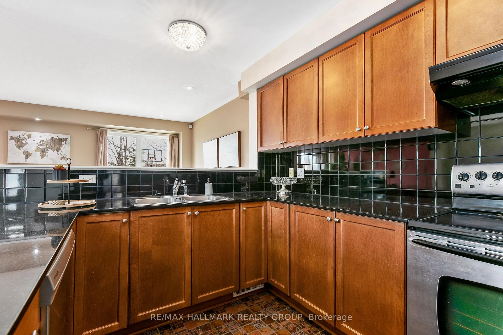 Photo 7 of 4120 Kelly Farm Drive, Ottawa, Blossom Park/Kemp Park/Findlay Creek — HOMEH