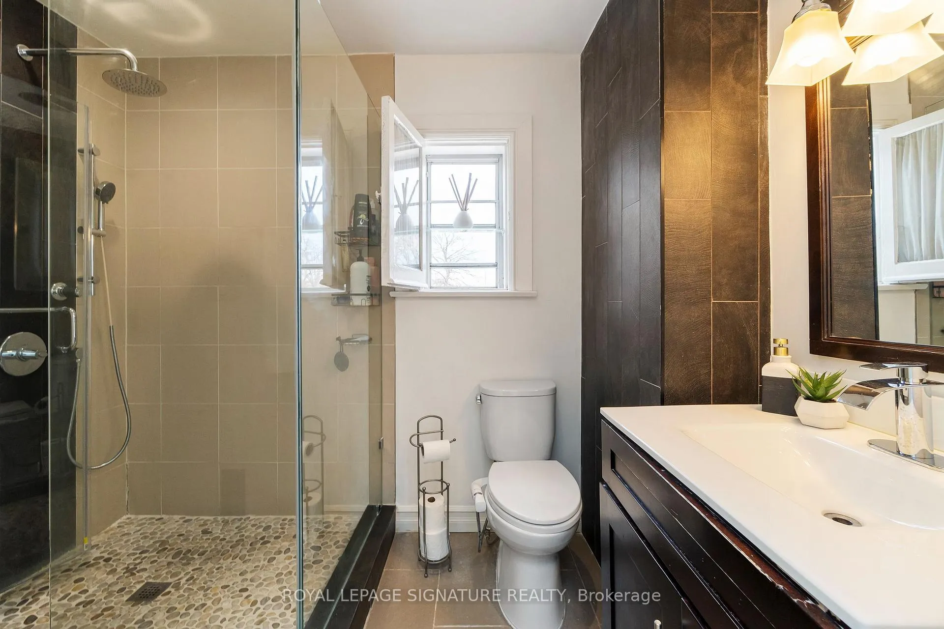 Photo 16 of 32 Kerr Road, Toronto, Greenwood-Coxwell — HOMEH