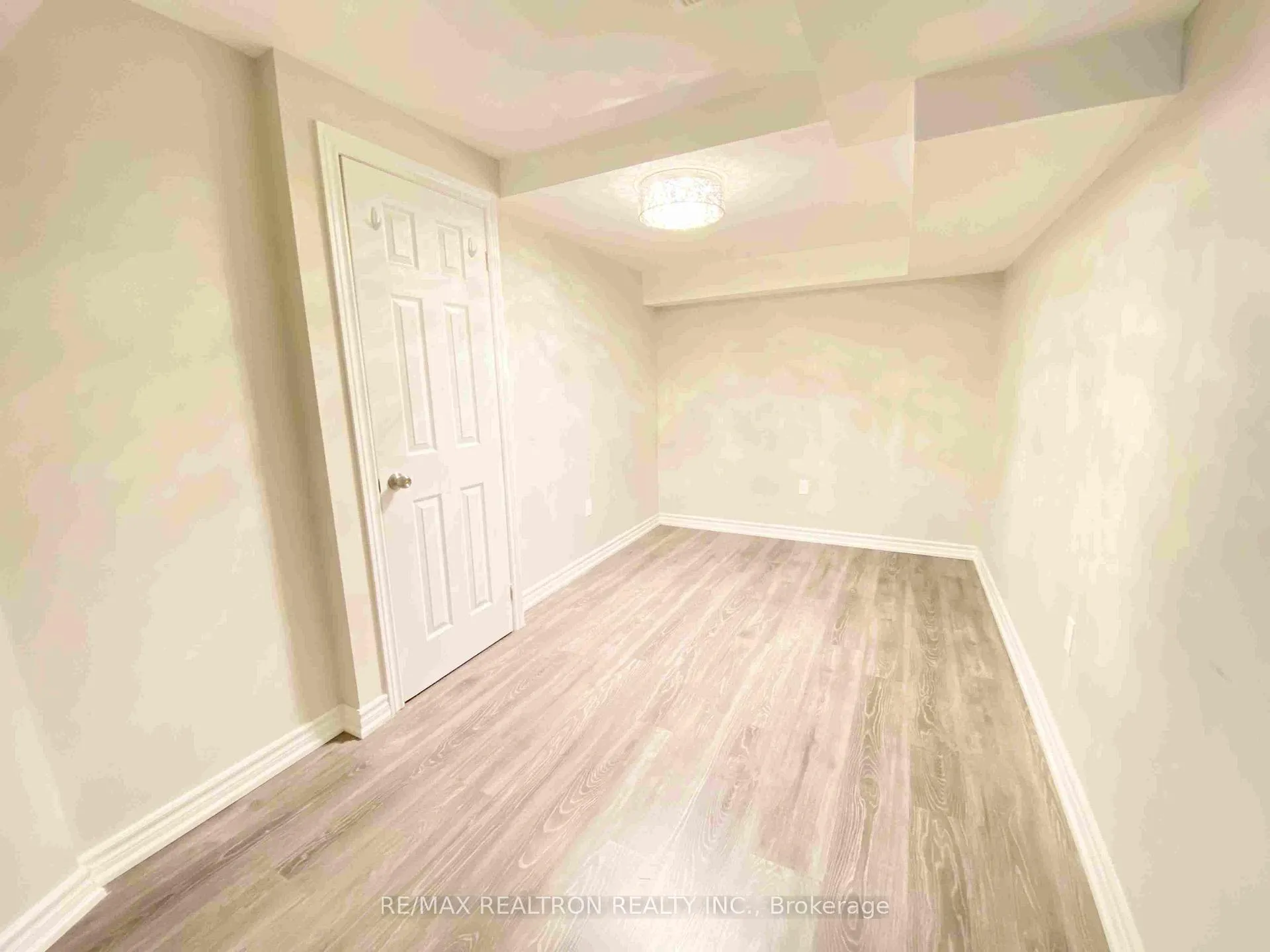 Photo 4 of 4 Reddington Road, Markham, Cedarwood — HOMEH