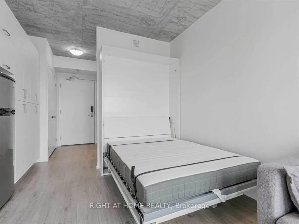 Front of Unit 441, 1900 Simcoe Street N