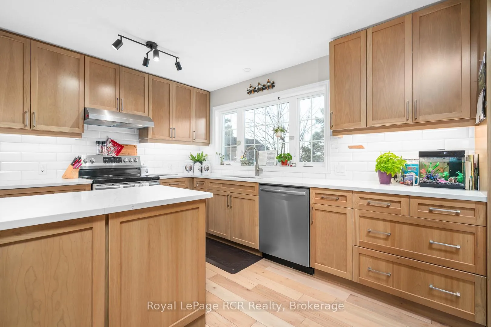 Photo 8 of 6206 12th Line, Minto — HOMEH
