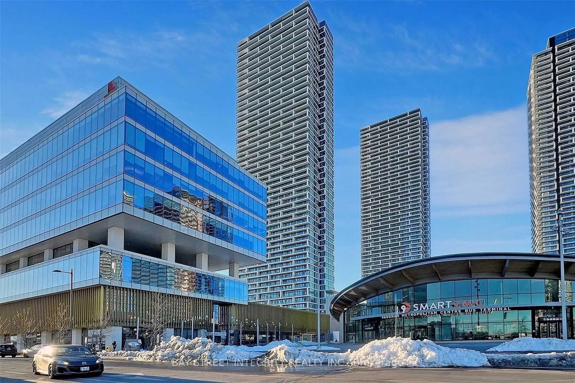 Front of Unit 1809, 1000 Portage Parkway S
