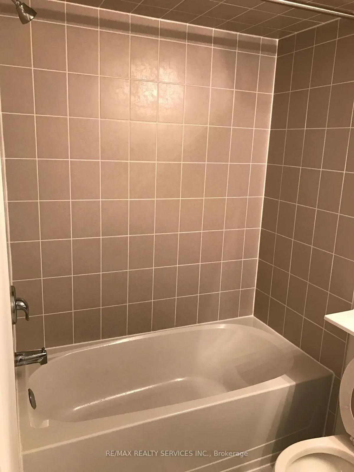 Photo 5 of 2500 Post Road, Oakville, River Oaks — HOMEH