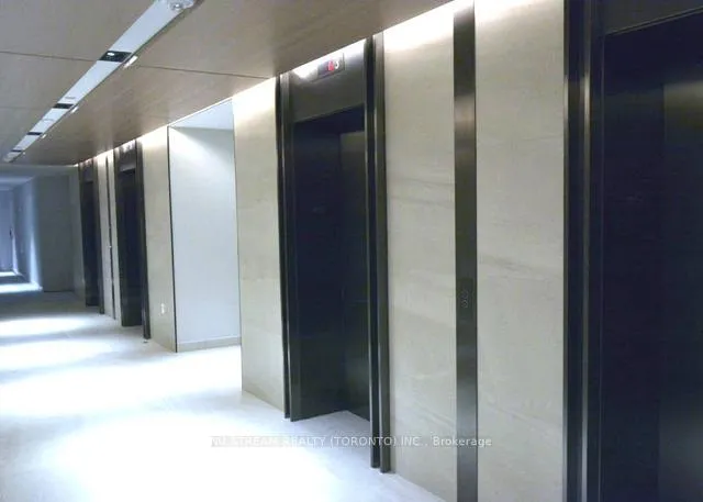 Photo 4 of Unit 406, 117 Broadway Avenue, Toronto, Mount Pleasant West — HOMEH