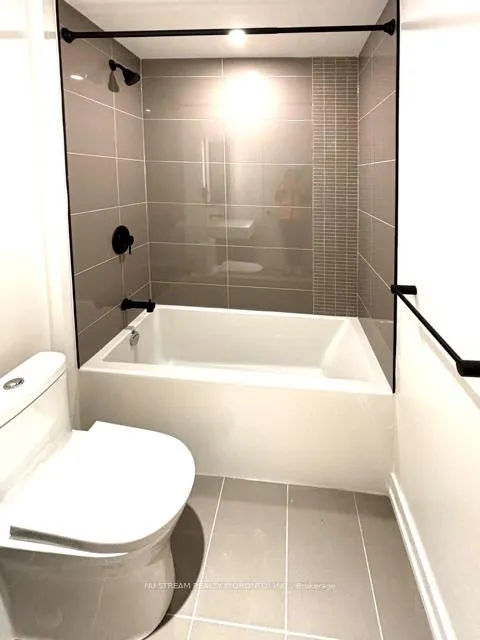 Photo 15 of Unit 406, 117 Broadway Avenue, Toronto, Mount Pleasant West — HOMEH