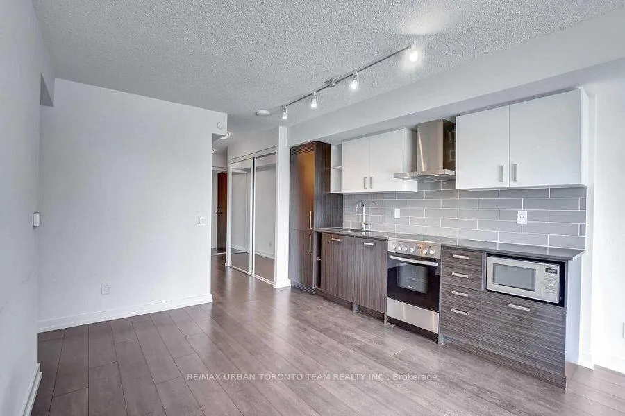 Photo 9 of Unit 1908, 125 Redpath Street, Toronto, Mount Pleasant East — HOMEH