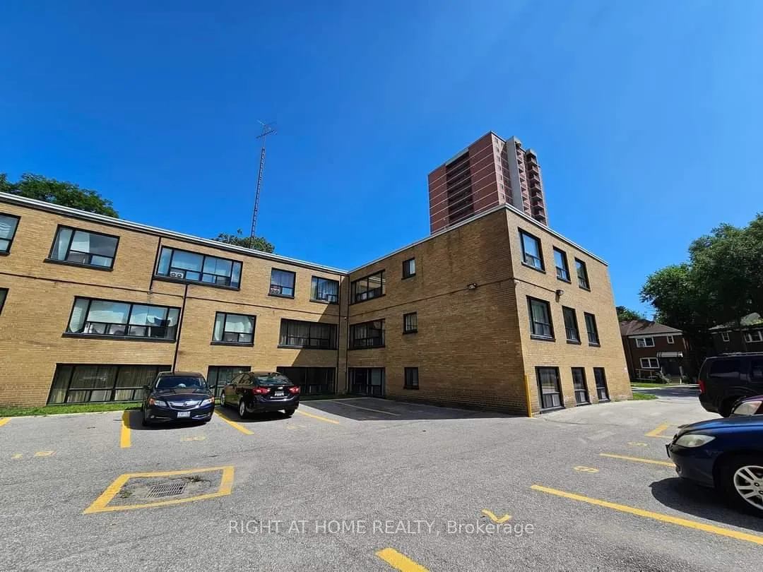 Photo 2 of Unit 104, 20 Cosburn Avenue, Toronto, East York — HOMEH