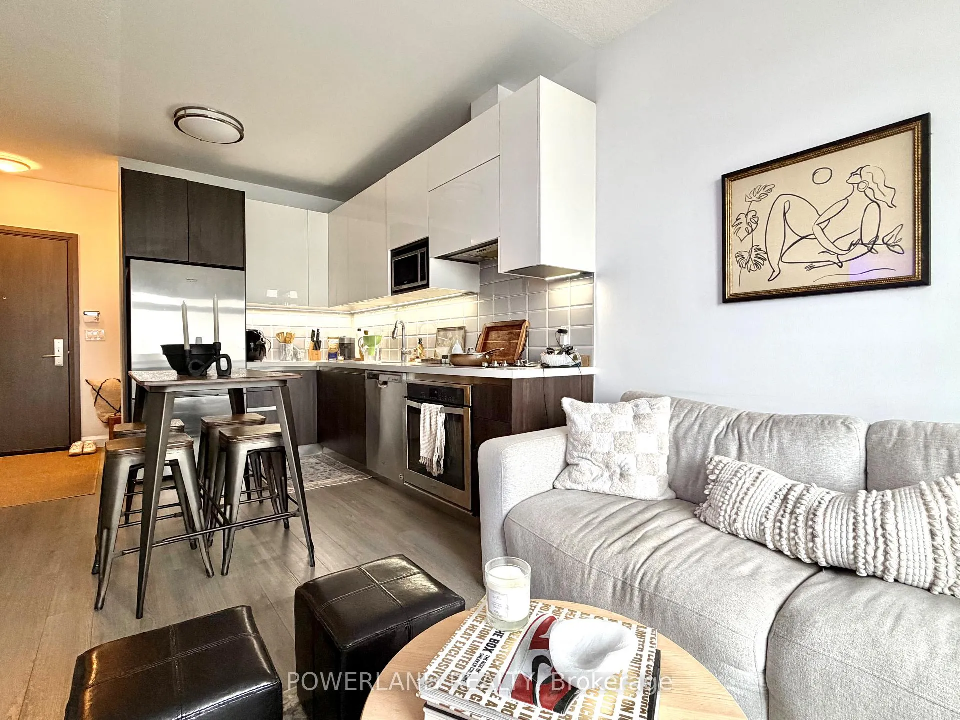 Photo 5 of Unit 521, 25 Water Walk Drive, Markham, Unionville — HOMEH