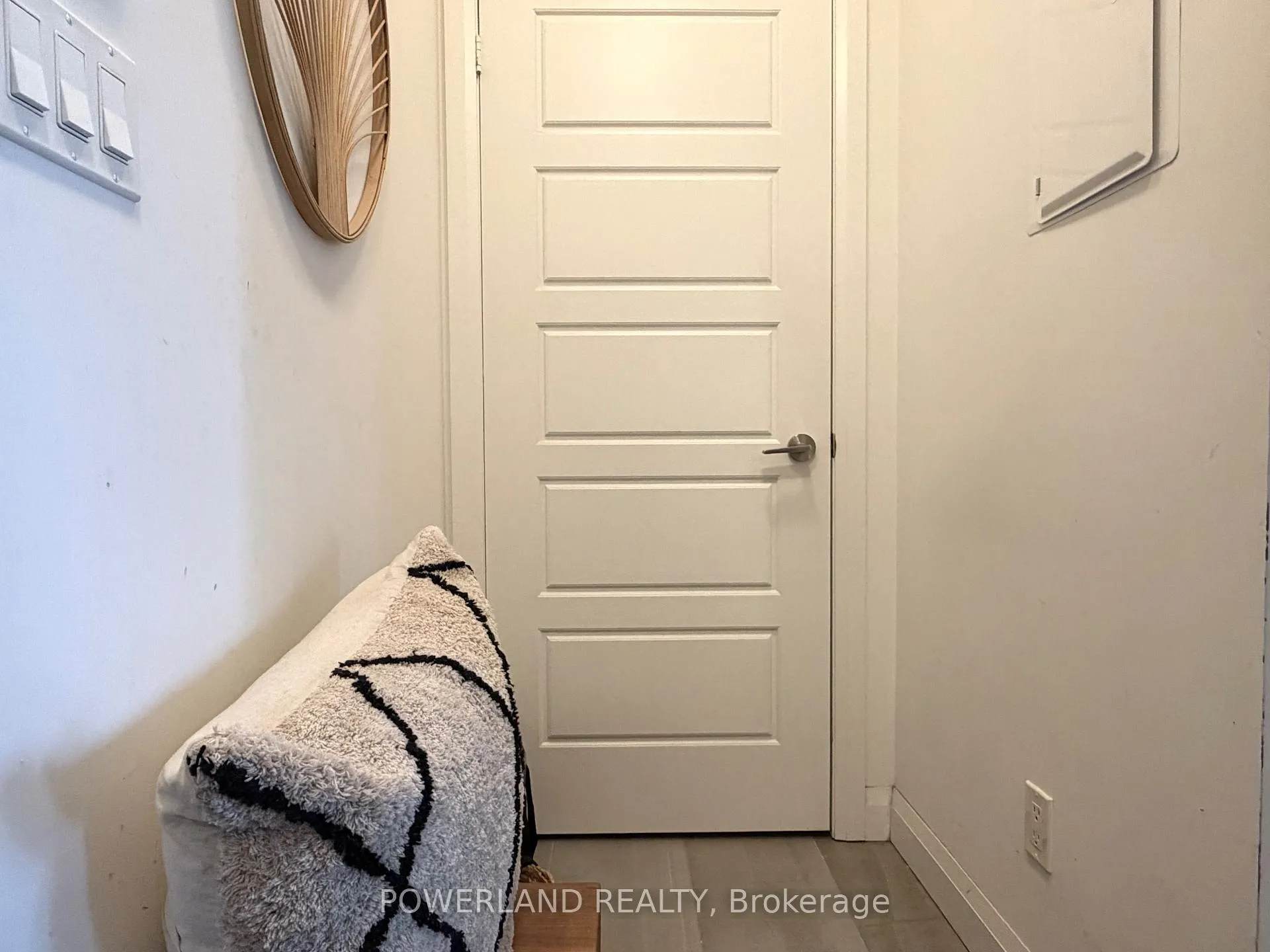 Photo 11 of Unit 521, 25 Water Walk Drive, Markham, Unionville — HOMEH